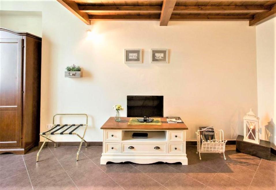 Charming Suite Cavour Heart Of Флоренция Экстерьер фото