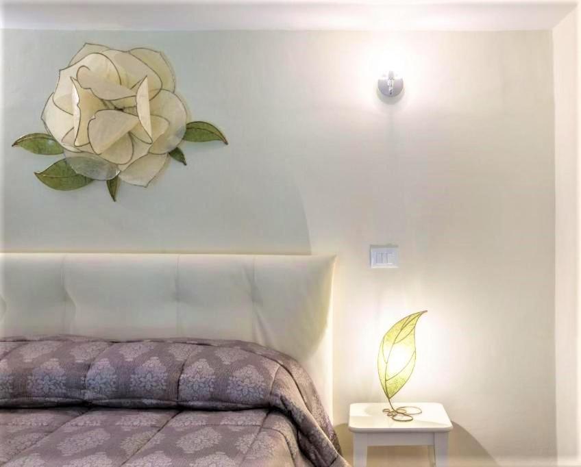 Charming Suite Cavour Heart Of Флоренция Экстерьер фото