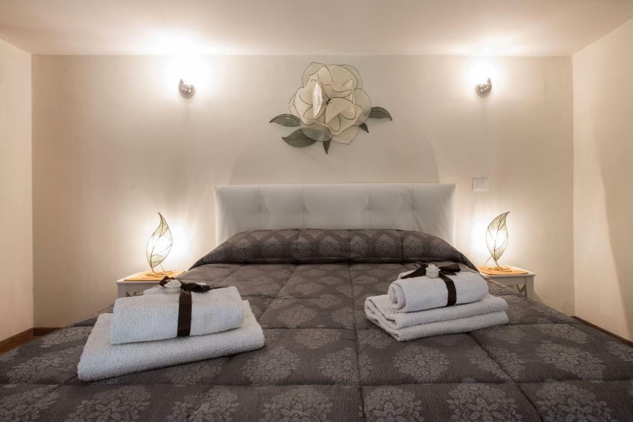 Charming Suite Cavour Heart Of Флоренция Экстерьер фото
