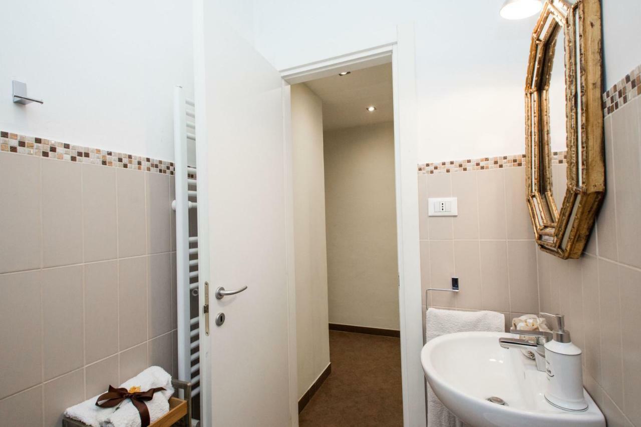 Charming Suite Cavour Heart Of Флоренция Экстерьер фото