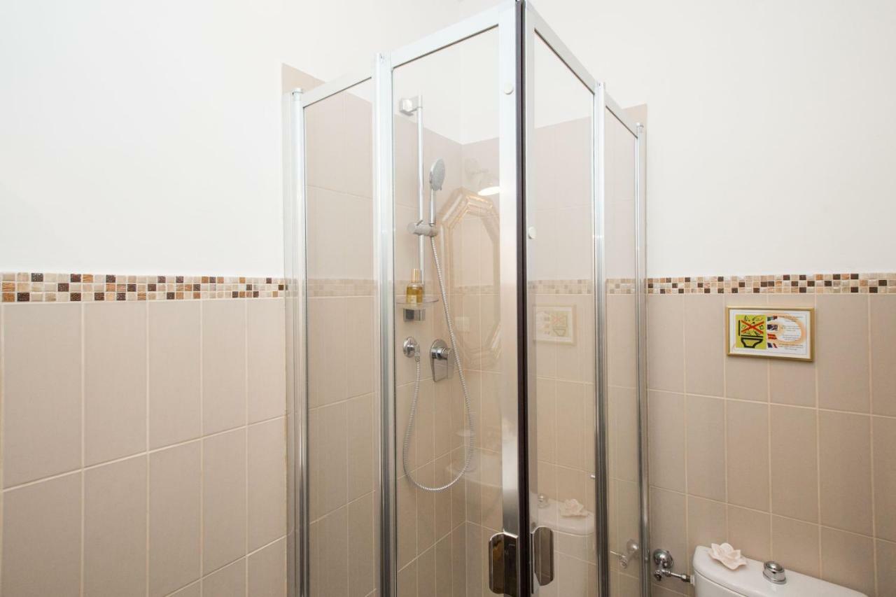 Charming Suite Cavour Heart Of Флоренция Экстерьер фото